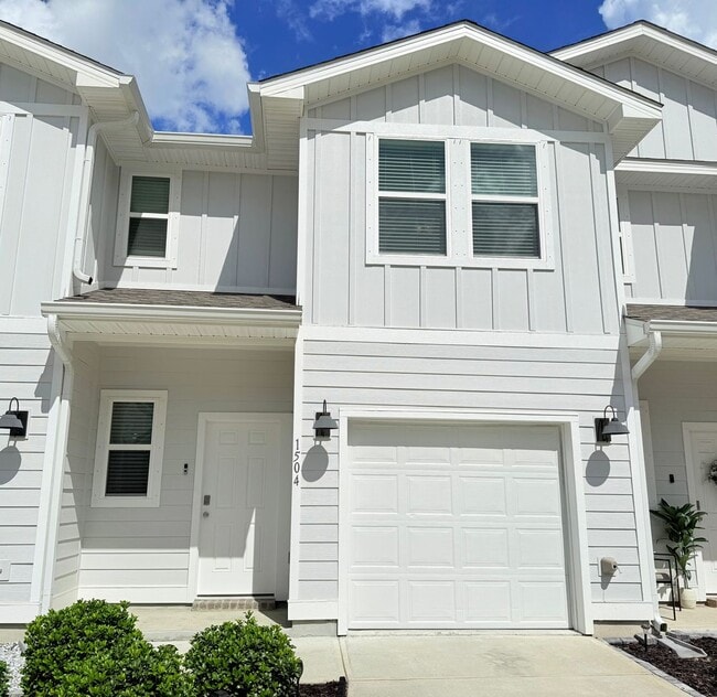 1504 Iroquois Ct