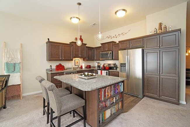 165 Waterhaven Way, Unit 165 Waterhaven in Springboro, OH - Foto de edificio - Building Photo