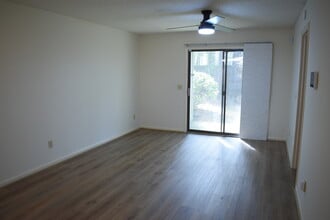 3631 Saint Johns Ct, Unit A in Wilmington, NC - Foto de edificio - Building Photo
