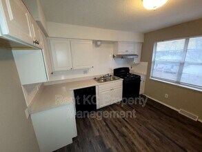 5707 NE 51st St in Kansas City, MO - Building Photo - Building Photo