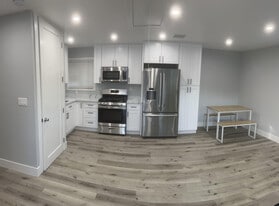 917 Clemensen Ave in Santa Ana, CA - Building Photo