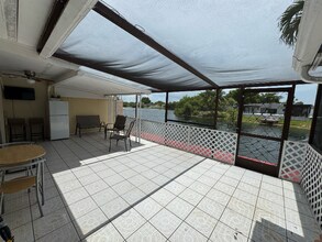 13846 Kendale Lakes Dr in Miami, FL - Building Photo - Building Photo