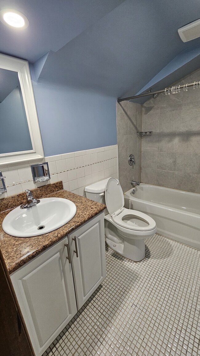 98 Anthia Dr in Toronto, ON - Building Photo - Building Photo