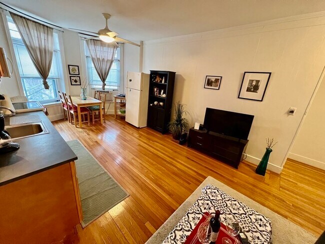 36 Winchester St, Unit 7