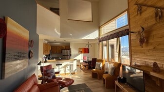 95400 Ryan Gulch Rd in Silverthorne, CO - Building Photo