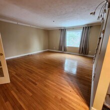 14 Shoal Creek Rd in Hudson, NH - Building Photo - Building Photo