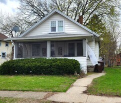 1804 Latham St in Rockford, IL - Building Photo