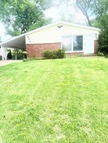 621 Pinellas Dr in St. Louis, MO - Building Photo