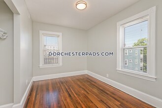 147 Boston St in Boston, MA - Building Photo - Building Photo