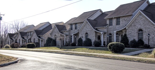 Lakeview Villas in Johnson City, TN - Foto de edificio - Building Photo