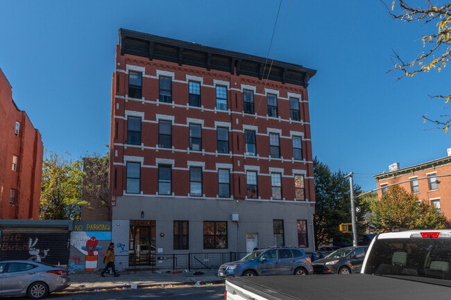 40 Malcolm X Blvd in Brooklyn, NY - Building Photo - Building Photo