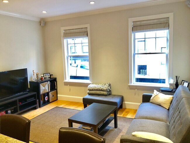 24 Anderson St, Unit 2 in Boston, MA - Building Photo - Building Photo