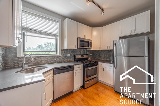 2311 N Rockwell St, Unit 1C