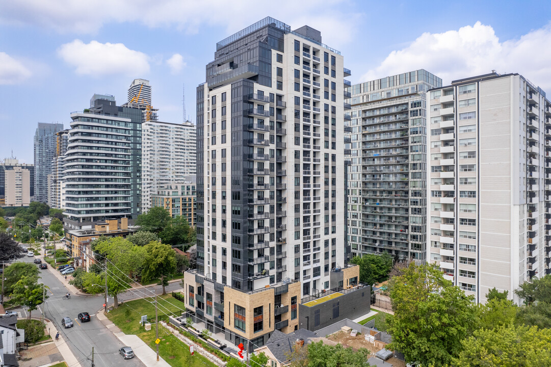 The Whitney on Redpath in Toronto, ON - Building Photo