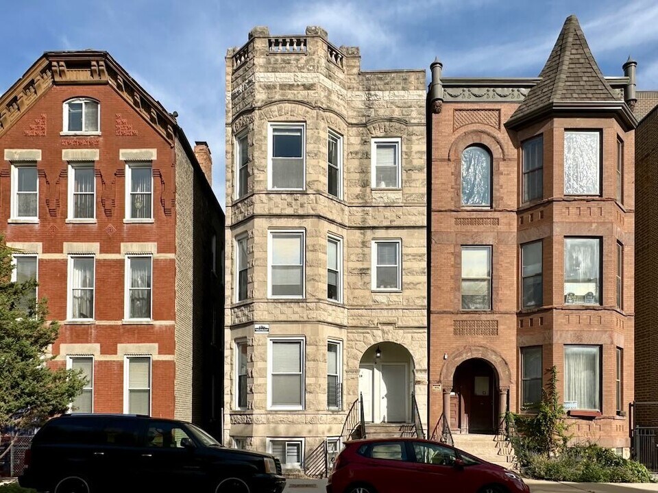 1414 W Superior St, Unit 3 in Chicago, IL - Foto de edificio