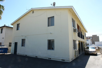 7418 Canby Ave in Reseda, CA - Building Photo - Building Photo