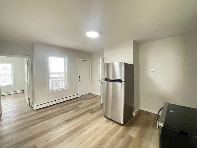 124 Beech St in Manchester, NH - Foto de edificio - Building Photo