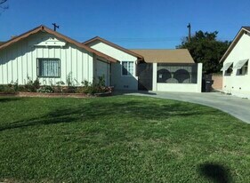 10063 Faywood St in Bellflower, CA - Building Photo
