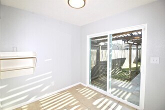 2126 Highland Hills Dr in Sugar Land, TX - Building Photo - Building Photo