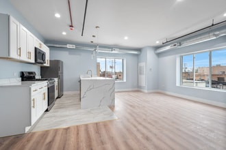 9865 W Roosevelt Rd in Westchester, IL - Foto de edificio - Building Photo