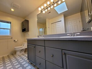 822 NE 189th St in Shoreline, WA - Building Photo - Building Photo