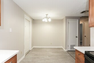7317 Sharbeth Dr S in Jacksonville, FL - Building Photo - Building Photo