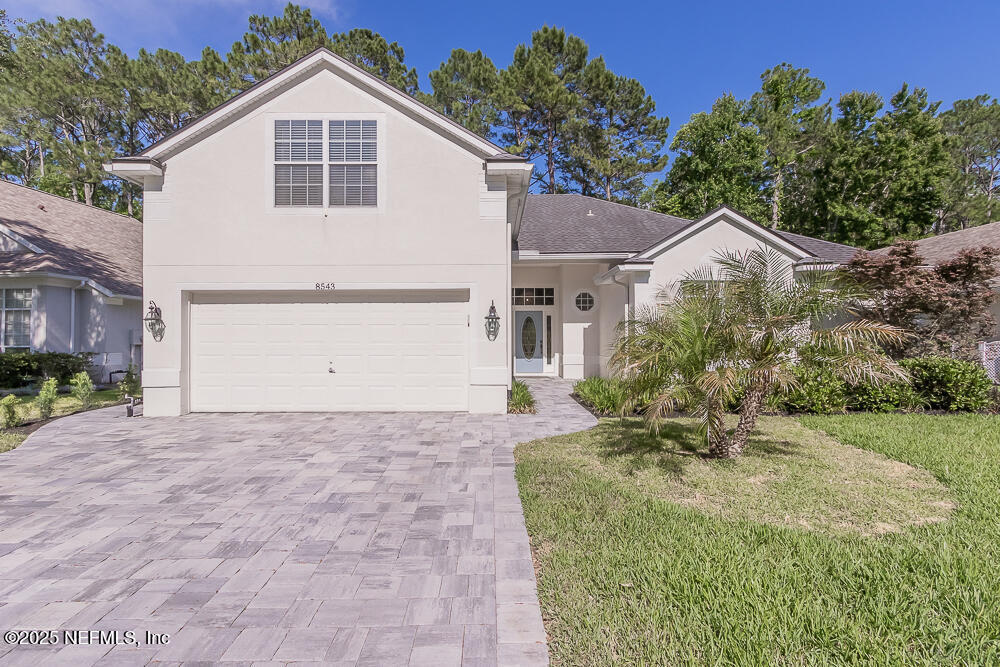 8543 Glenbury Ct N in Jacksonville, FL - Foto de edificio