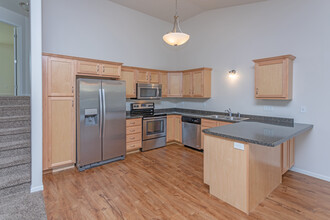 Montgomery Homestead Townhomes in West Fargo, ND - Building Photo - Interior Photo