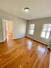 26 Weldon St in Jersey City, NJ - Building Photo - Building Photo