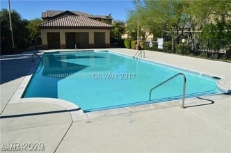 8324 W Charleston Blvd in Las Vegas, NV - Building Photo - Building Photo