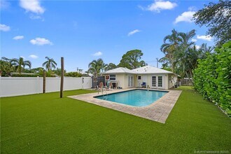2363 NW Brennan Ct in Stuart, FL - Building Photo - Building Photo