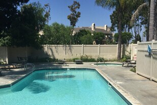 4740 Warner Ave in Huntington Beach, CA - Building Photo