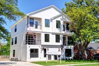 2628 Forest Park Blvd in Fort Worth, TX - Building Photo - Building Photo