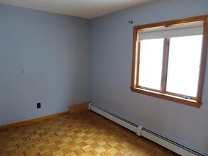10 Windsor Rd, Unit 2 in Medford, MA - Building Photo - Building Photo