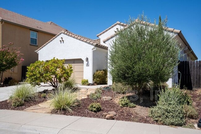 7048 Greenford Way in Roseville, CA - Building Photo - Building Photo