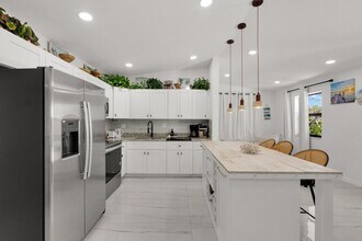 1433 NE 53rd Ct in Pompano Beach, FL - Foto de edificio - Building Photo
