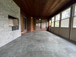 3329 Collins Ferry Rd in Morgantown, WV - Building Photo - Building Photo