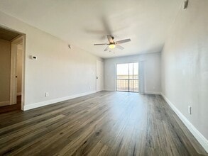 5319 Summerlin Rd in Ft. Myers, FL - Foto de edificio - Building Photo