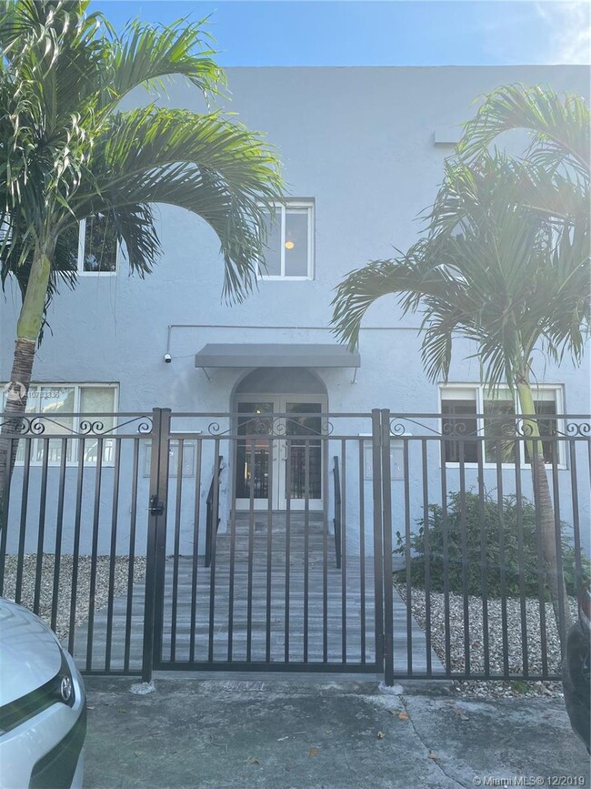 2500 NE 192 St, Unit #2