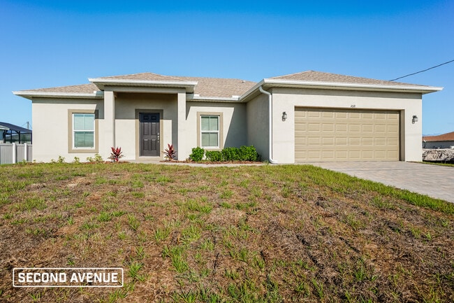 1018 NW 8th Pl in Cape Coral, FL - Building Photo - Building Photo