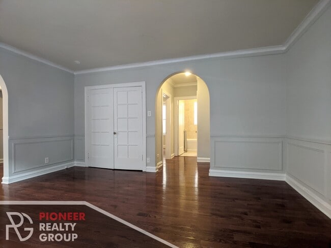 542 W Surf St, Unit N2 in Chicago, IL - Building Photo - Building Photo