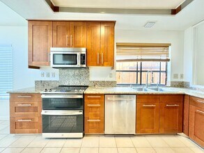 13893 Davenport Ave in San Diego, CA - Building Photo - Building Photo