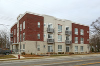 Maple Cove of Ann Arbor in Ann Arbor, MI - Building Photo - Building Photo