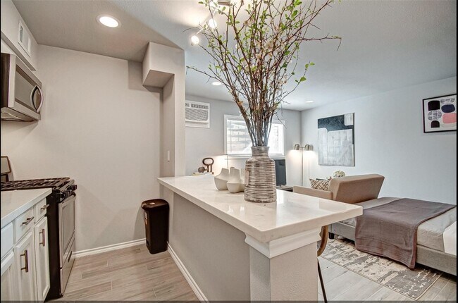 1903 Commonwealth St