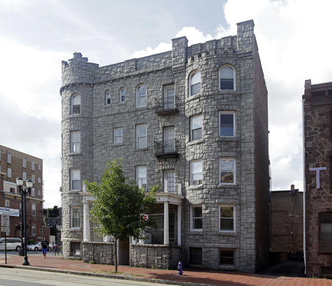 Castle Apartments in Camden, NJ - Building Photo - Building Photo