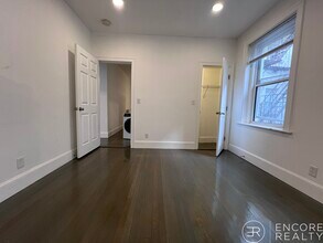 111 Park Dr in Boston, MA - Foto de edificio - Building Photo