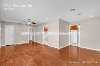 5204 Mallory Dr in Haltom City, TX - Building Photo - Building Photo
