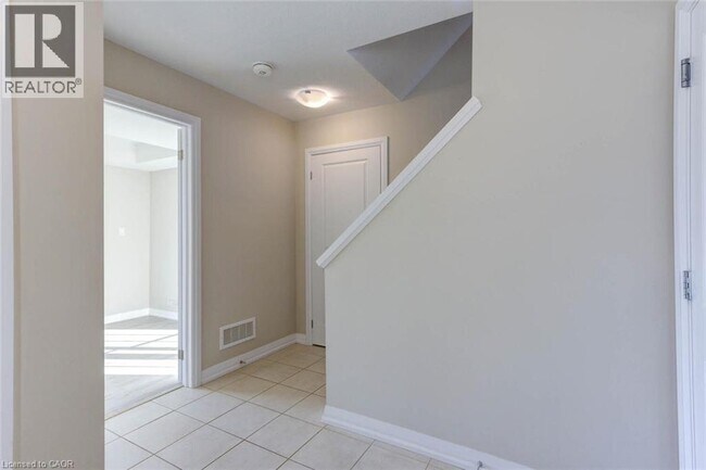 13 Sportsman Hill St in Kitchener, ON - Building Photo - Building Photo