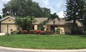 4790 Hawkshead Park in Sarasota, FL - Building Photo