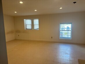 111 S Orange Ave, Unit 1 in South Orange, NJ - Foto de edificio - Building Photo